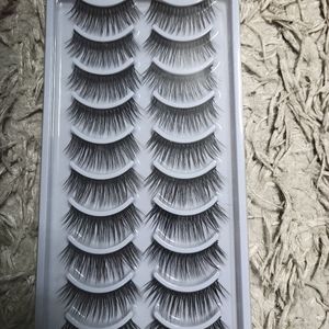 False eyelashes